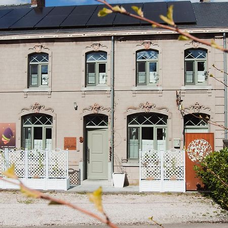 Maison d'hôte Les Notes Endormie Chambre Secrète Berzee Exterior foto