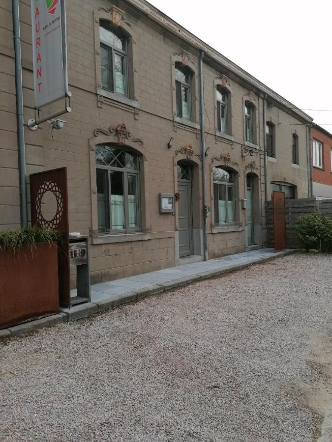 Maison d'hôte Les Notes Endormie Chambre Secrète Berzee Exterior foto