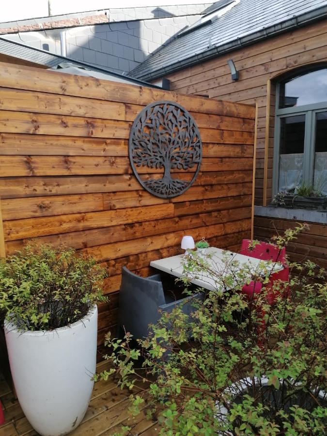 Maison d'hôte Les Notes Endormie Chambre Secrète Berzee Exterior foto