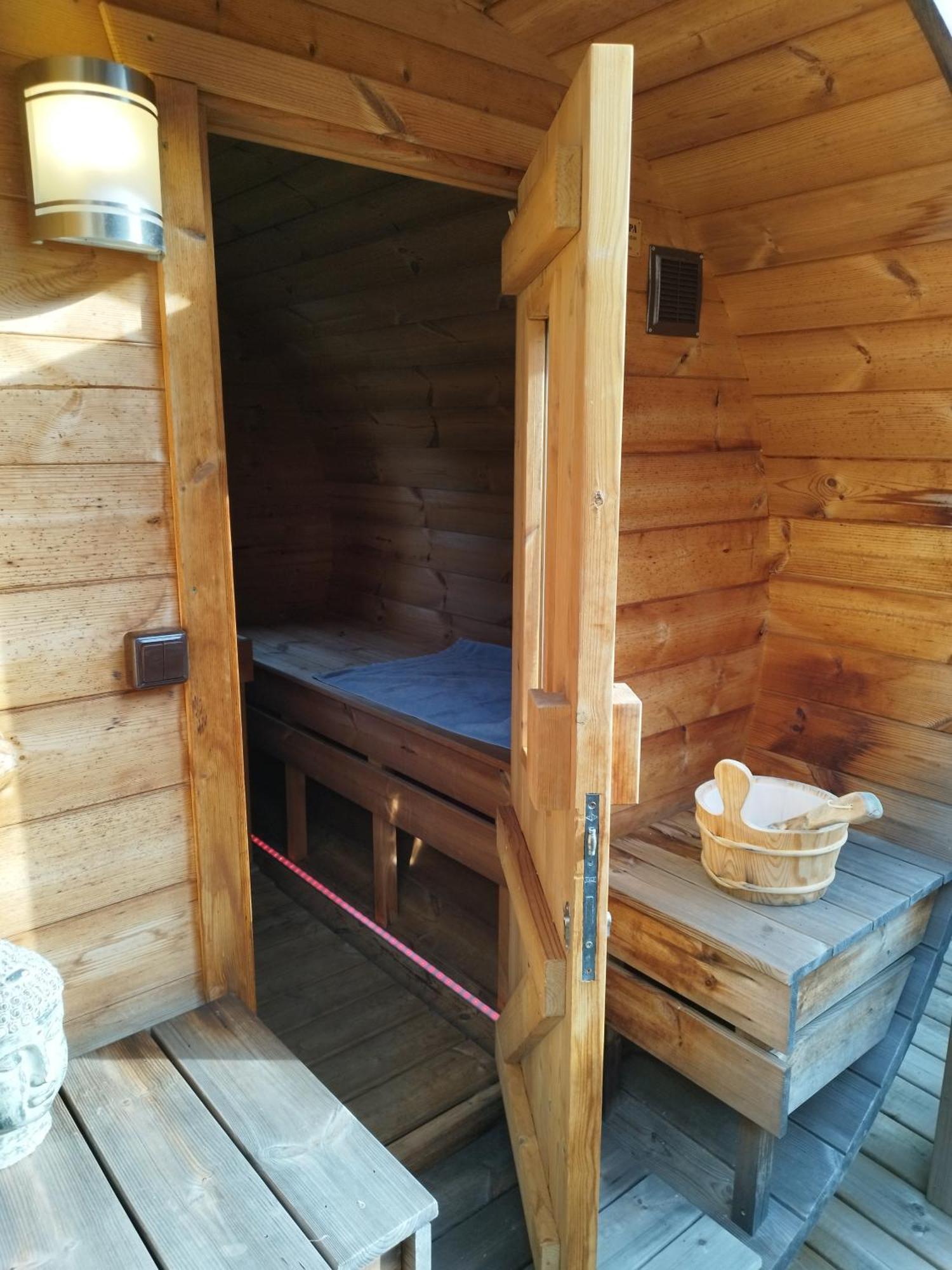 Maison d'hôte Les Notes Endormie Chambre Secrète Berzee Exterior foto